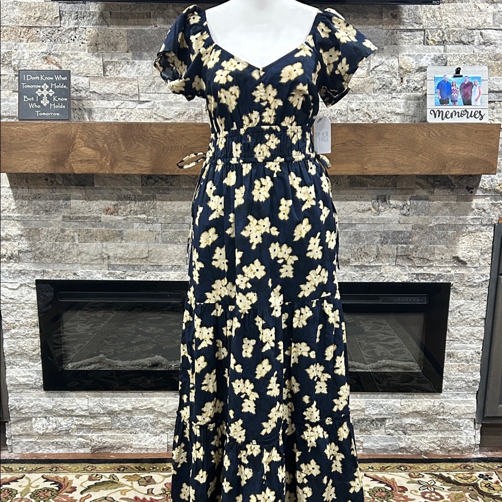 NWT Time and Tru Navy Blue and Cream Floral Maxi Dress size XS (0-2)